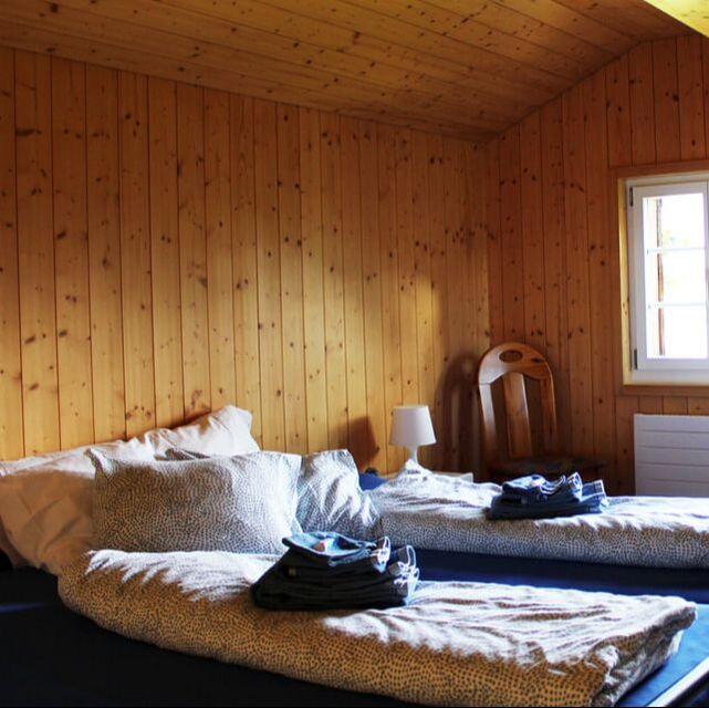 Das Zimmer Bristen hat einen wunderbaren Ausblick auf die Urner Berge und allen voran den Bristen.